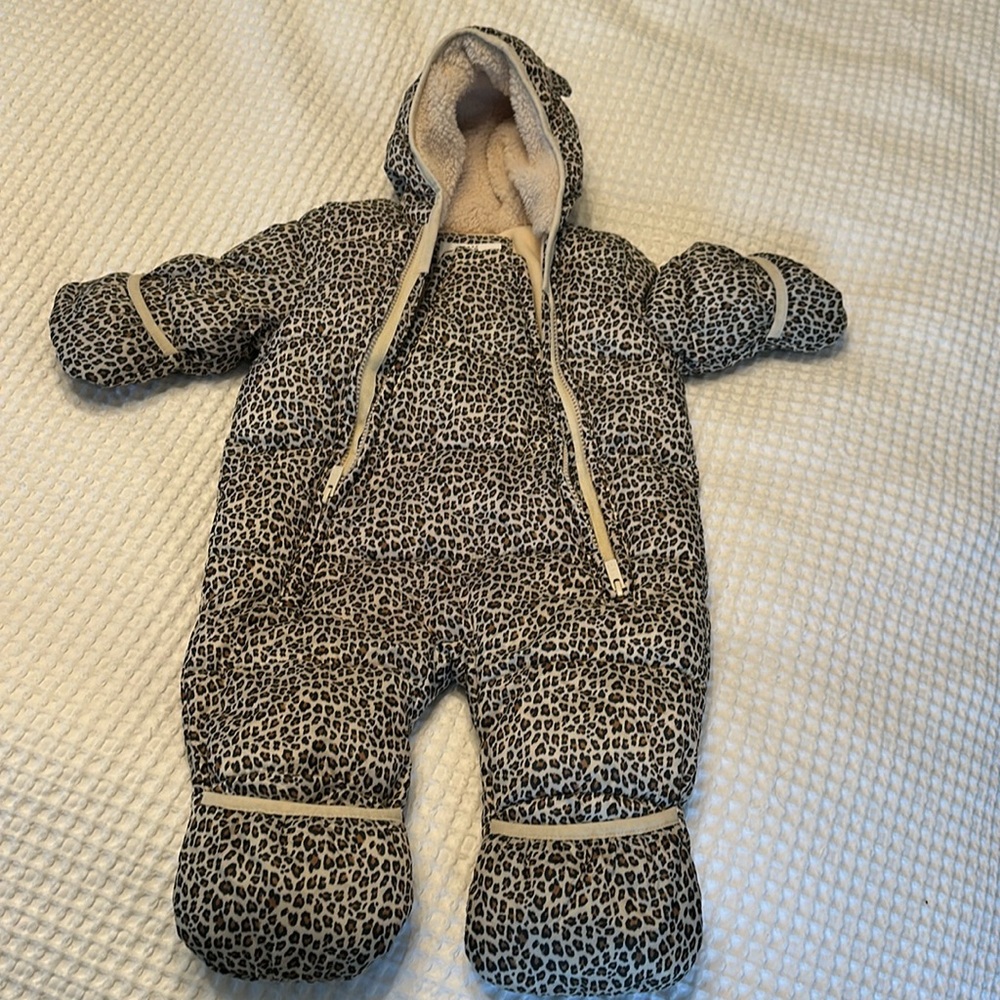EUC Baby Gap Bunting 0-6 months